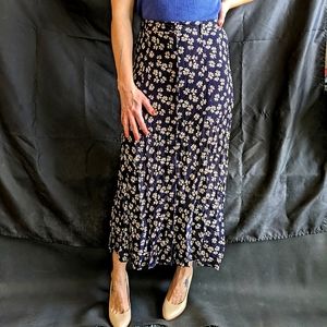 Vintage Fitted Daisy Floral Pattern Maxi Skirt